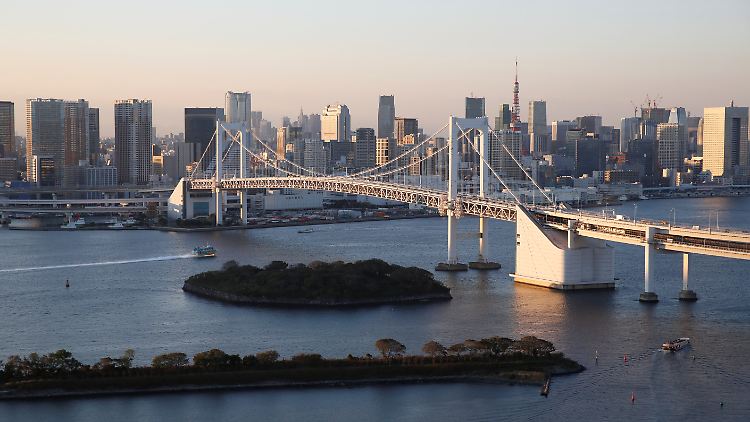 Regenbogen-Brücke in Tokio: Ohne Trumps Zolldrohung hätte der Nikkei "höher steigen können".