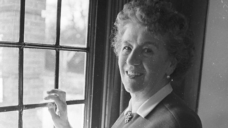 Enid Blyton schrieb Bestseller wie die Abenteuer der "Fünf Freunde", der "Schwarzen Sieben" und die Internatsgeschichten über "Hanni und Nanni".