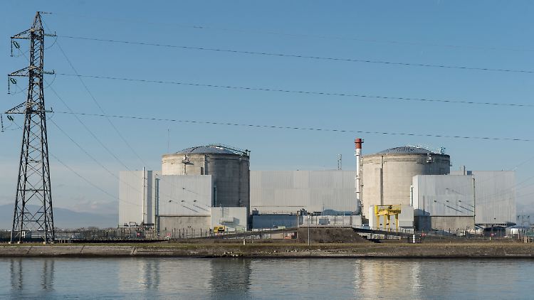 Atomkraftwerk Fessenheim an der deutschen Grenze: Mit jedem Betriebsjahr steigt das Risiko weiter an.