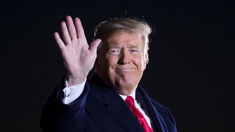 Trump bei einer Wahlkampfveranstaltung in Tupelo. Der US-Präsident unterstützt hier die Kandidatin der Republikaner, Cindy Hyde-Smith.