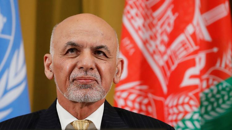 Zum Auftakt der internationalen Afghanistankonferenz spricht Präsident Ghani vor Diplomaten und Wirtschaftsvertretern und hofft auf neue Partnerschaften.