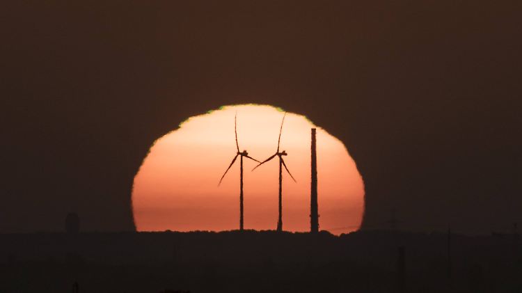 Die Temperatur auf der Erde steigt in Folge des Klimawandels - die Wissenschaft sucht nach Lösungen.