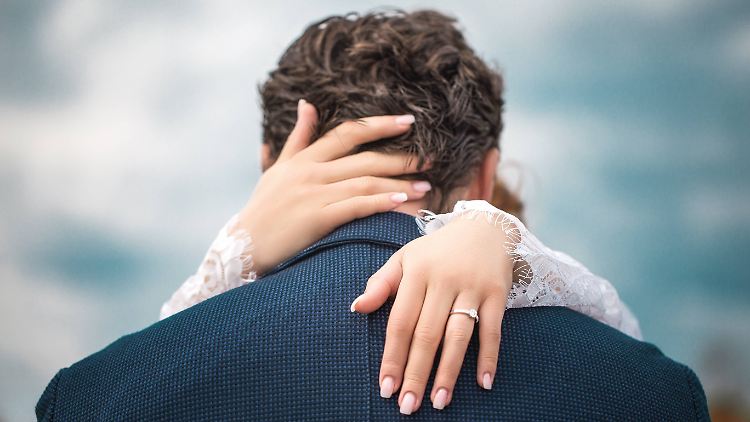 Das größte Rentenrisiko für Frauen besteht dabei bisher - man muss es einmal so deutlich sagen - in der Heirat.