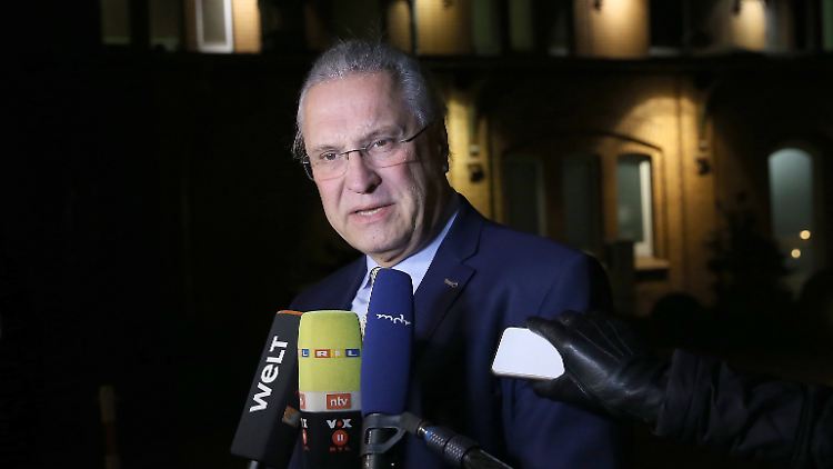 Joachim Herrmann hat eine klare Meinung zum Abschiebestopp nach Syrien.
