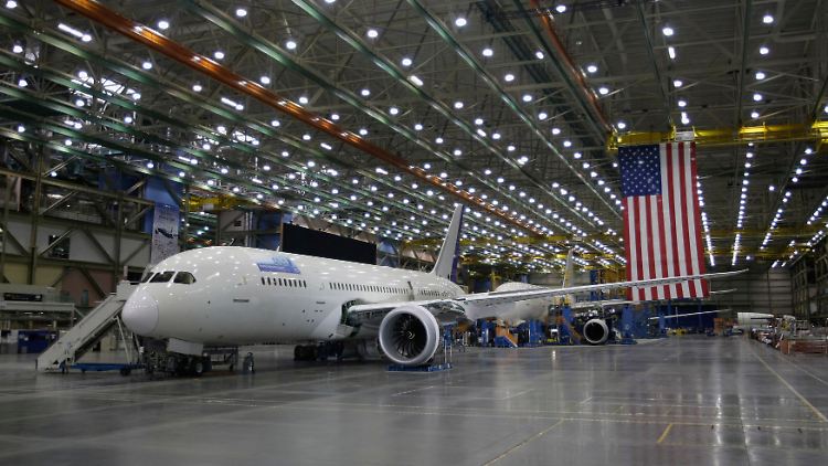 Blick in die Produktionshalle am Boeing-Standort Everett bei Seattle: Für den US-Konzern ist die Lufthansa ein wichtiger Prestigekunde.