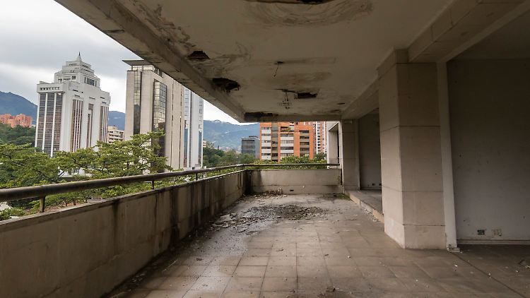 Auf dem Balkon des Gebäudes Monaco, in dem der Drogenboss wohnte, explodierte 1998 eine Bombe.