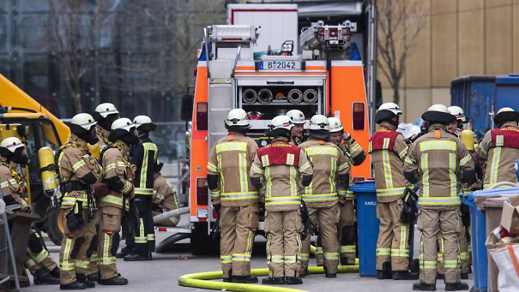 Berliner Feuerwehrkräfte im Einsatz. 