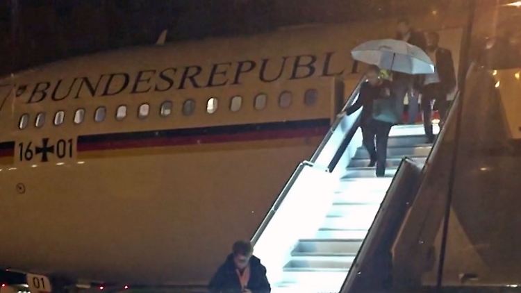 MerkelFlugzeugpanne.jpg