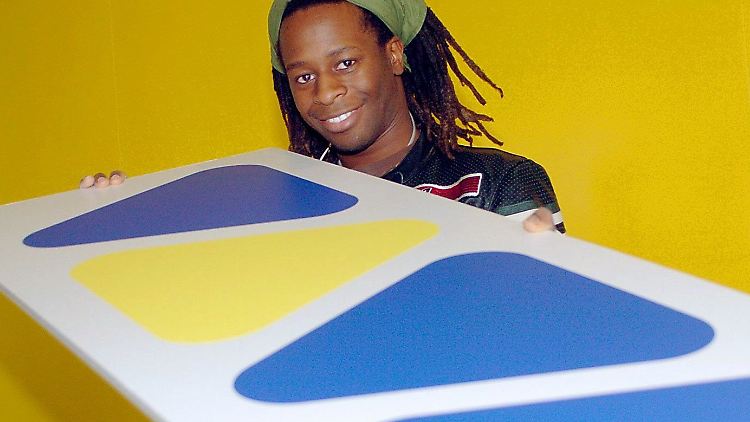 Lang ist es her: Mola Adebisi mit dem Viva-Logo.