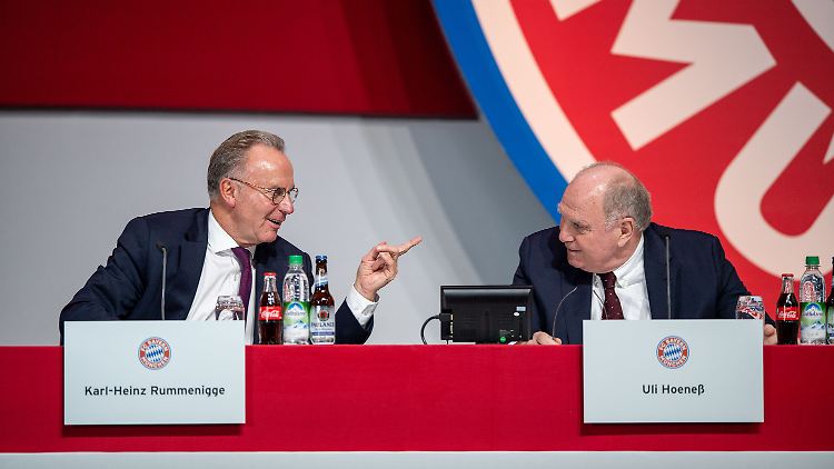 Karl-Heinz Rummenigge und Uli Hoeneß präsentierten Rekordzahlen auf der Jahreshauptversammlung.