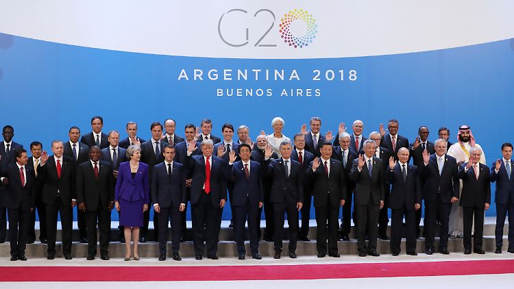"Familienfoto" ohne Merkel: Wegen der technischen Panne im Regierungsairbus ist die Kanzlerin nicht auf dem Gruppenbild des G20-Gipfels zu sehen.