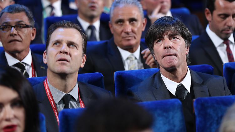 Frankreich, Spanien oder England? Oliver Bierhoff und Joachim Löw.
