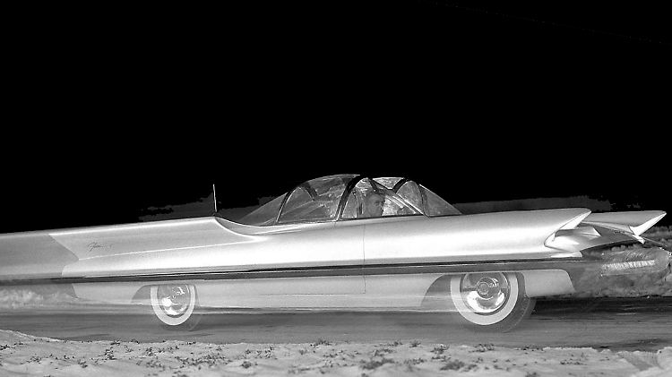 Bereits 1955 begann die Autoindustrie in anderen Sphären und Dimensionen zu denken. Die Raumfahrt machte es möglich.