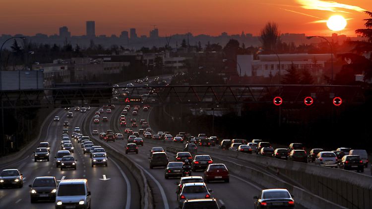 Feierabendverkehr vor den Toren Madrids.