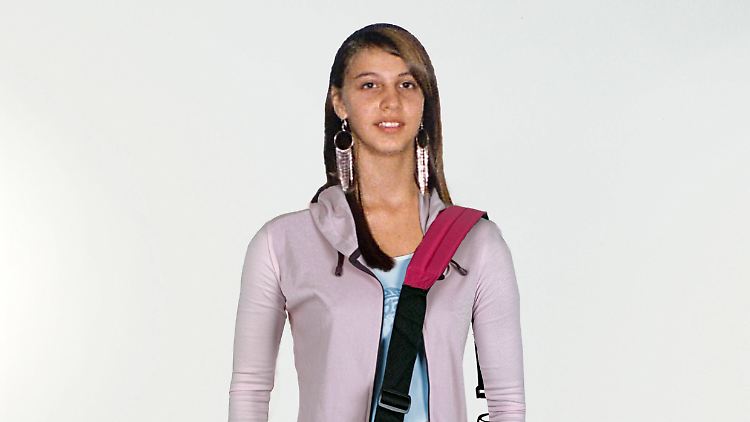 Georgine Krüger trug bei ihrem Verschwinden eine rosa Jacke, Jeans und eine pinkfarbene Schultertasche.