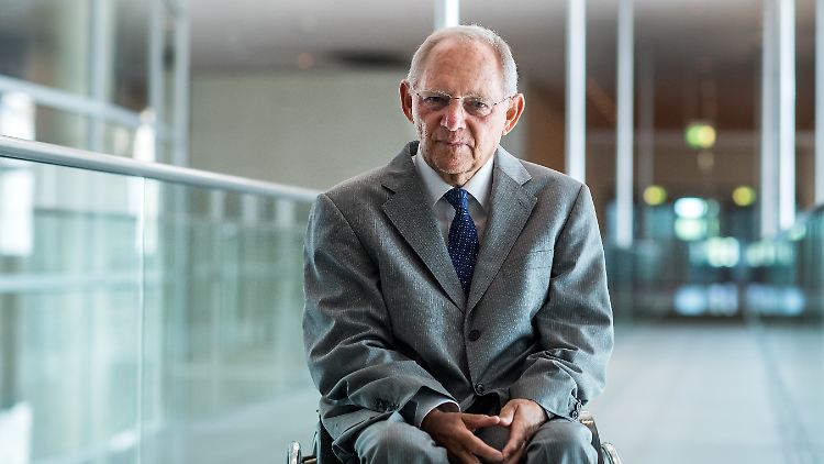 Bundestagspräsident Schäuble wirbt für eine Mehrheit für Merz.