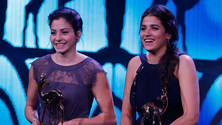 Sarah Mardini erhielt 2016 gemeinsam mit ihrer Schwester Jusra den Bambi in der Kategorie "Stille Helden".
