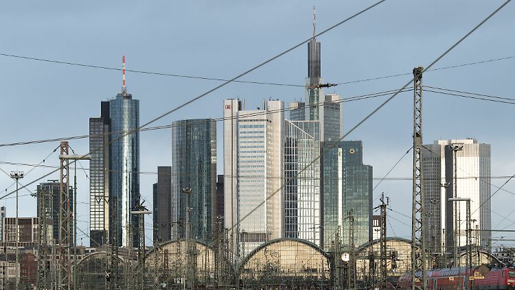 Starker Wettbewerber aus den USA: Uber startet nach Berlin, München und Düsseldorf nun auch wieder in Frankfurt am Main.
