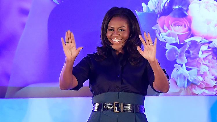 Am Montagabend stellte Michelle Obama ihr Buch in London vor und hatte ein berühmte Zuhörerin.
