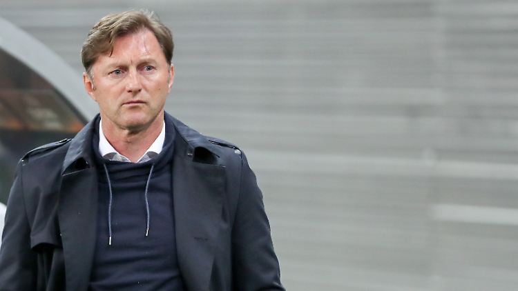 Hasenhüttl unterschreibt bei Southampton für zweieinhalb Jahre.