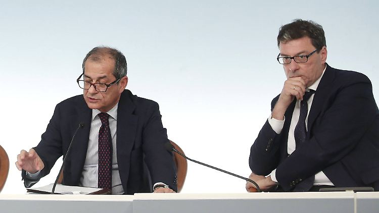 Finanzminister Giovanni Tria und Staatssekretär Giancarlo Giorgetti (r.).