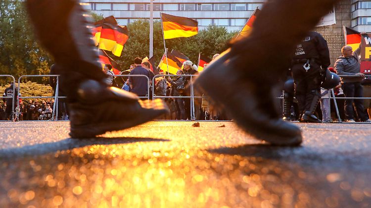 Die Seite "Soko Chemnitz" suchte nach Rechten. Die waren selber neugierig und gingen Aktivisten so in die Falle.