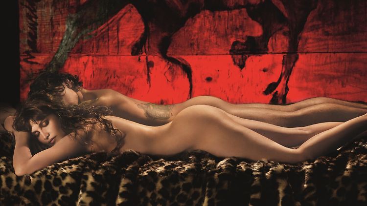 Eines der wenigen Nacktbilder im neuen Pirelli-Kalender: Laetitia Casta.