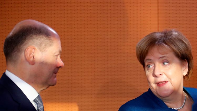 Finanzminister Scholz und Kanzlerin Merkel können mit zusätzlichen Milliarden planen.
