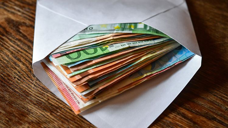 Das Familiengericht sprach dem Vater einen Schadensersatzanspruch in Höhe von 7315 Euro zu.