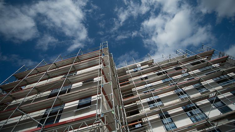 In Deutschland fehlt Wohnraum. Für vermietete Wohnbauten sollte es eigentlich eine Sonderabschreibung geben. 