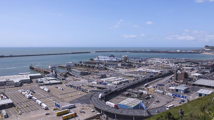 Blick auf den Hafen von Dover.