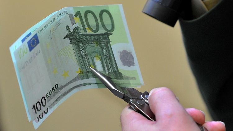 In Deutschland entfielen im vergangenen Jahr nach Angaben der Bundesbank rein rechnerisch 7 gefälschte Scheine auf 10.000 Einwohner.