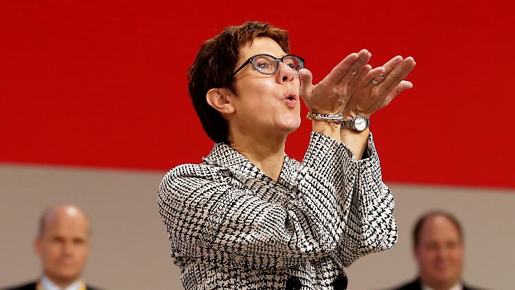 AKK kurz nach der Wahl zur neuen CDU-Chefin.