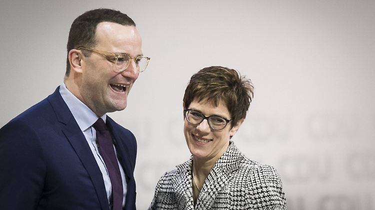 Vom ersten zum zweiten Wahlgang sind 67 Spahn-Wähler zu AKK gewechselt.
