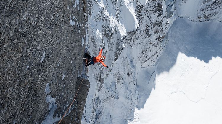 In eisigen Höhen: Der Aufstieg durch die Nordwestwand des Cerro Kishtwar nahm mehrere Tage in Anspruch.