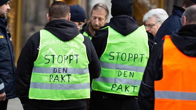 Teilnehmer einer Demo in München: Der UN-Migrationspakt wird von der AfD und Teilen der Bevölkerung abgelehnt.