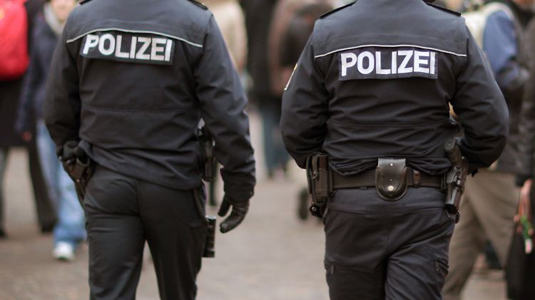 Rechtsextremisten im Staatsdienst? Fünf Beamte der Frankfurter Polizei stehen unter Verdacht.