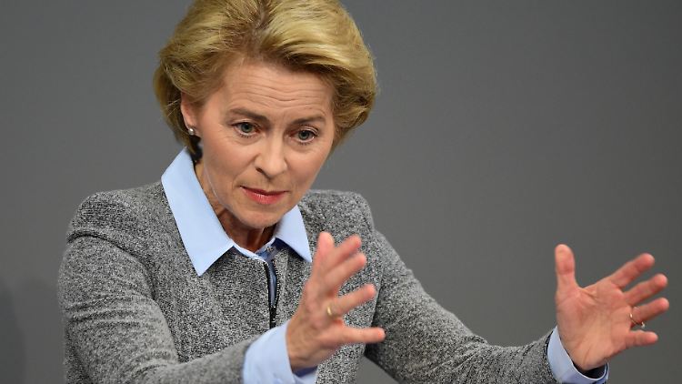 Neben Ministerin von der Leyen müssen sich auch einige ihrer Mitarbeiter den Fragen des Untersuchungsausschusses stellen.
