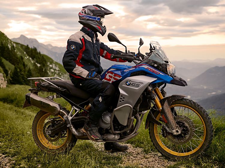Die 95 PS und 92 Newtonmeter maximales Drehmoment bringen die F 850 GS Adventure bis auf den Gipfel.