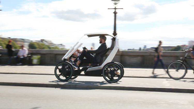 Das Bio-Hybrid von Schaeffler kann durch die Beschränkung auf 25 km/h auch auf Fahrradwegen gefahren werden.