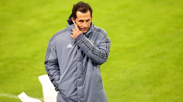 Brazzo, der Fuchs: Hasan Salihamidzic kennt sogar Matthijs de Ligt und Frenkie De Jong. Zumindest weiß er, dass sie gut Fußball spielen.