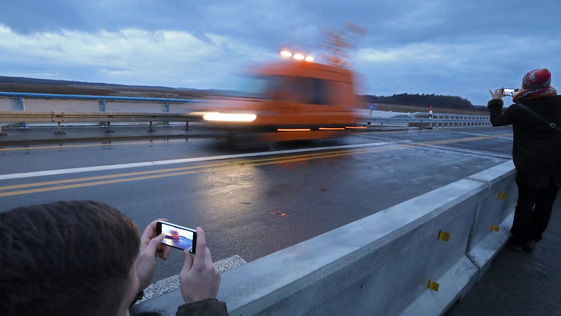 Nach monatelangen Bauarbeiten gehören die Umleitungen über die Dörfer der Vergangenheit an.