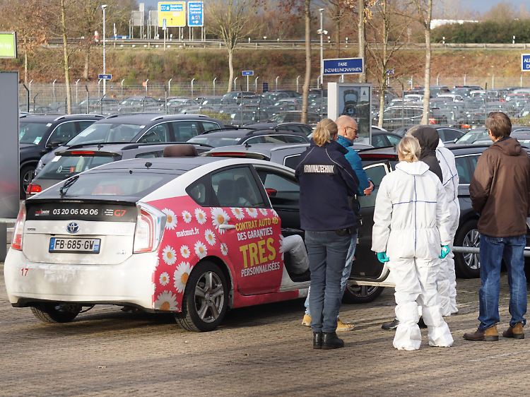 Die deutsches Polizei hat am Vormittag ein französisches Taxi auf der A1 bei Bremen gestoppt.