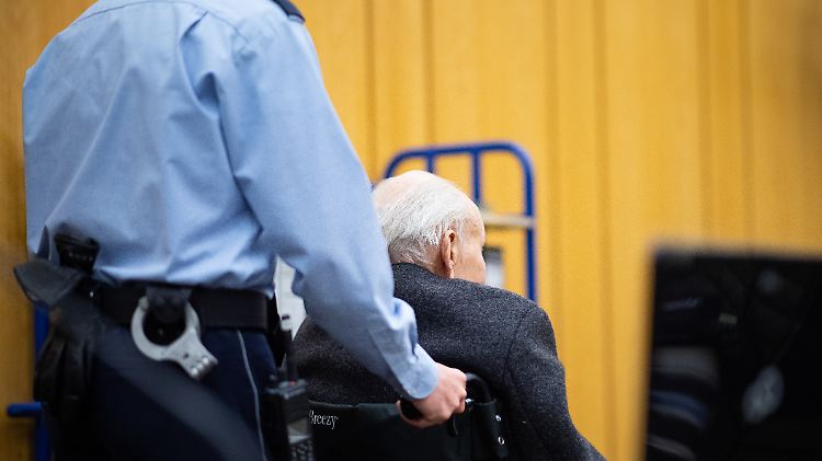 Die Anklage wirft dem Mann hundertfache Beihilfe zum Mord in dem deutschen KZ bei Danzig von 1942 bis 1944 vor.