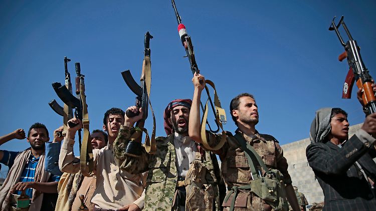 Kämpfer der Huthi-Rebellen im jemenitischen Sanaa.