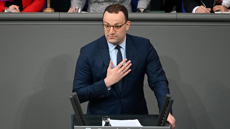 Jens Spahns Gesetz ist ein ehrgeiziges Projekt, das innerhalb und außerhalb des Parlaments viel Kritik erfährt.