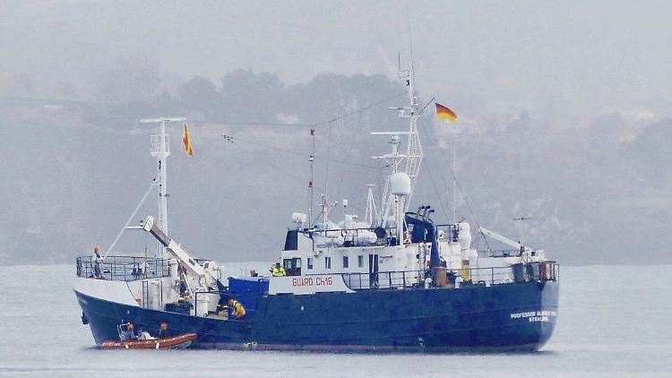 Die "Professor Albrecht Penck" auf dem Weg nach Algeciras.
