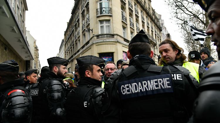 Frankreich hat sich mit Tausenden Sicherheitskräften für ein weiteres Protestwochenende der "Gelbwesten" aufgerüstet.