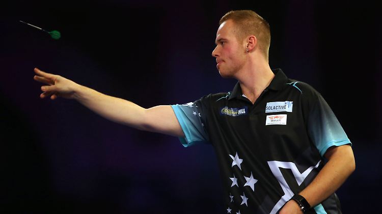 Max Hopp ist problemlos in der dritten Runde.