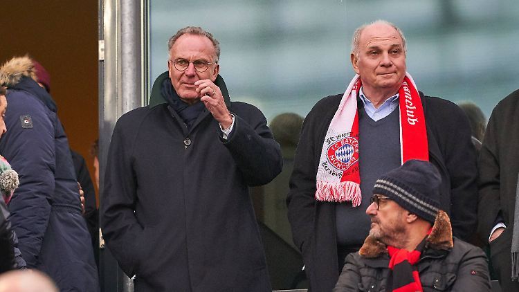 Still und zufrieden: Uli Hoeneß, hier neben Karl-Heinz Rummenigge.